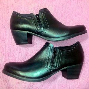 🆕 Kasta Booties 🖤